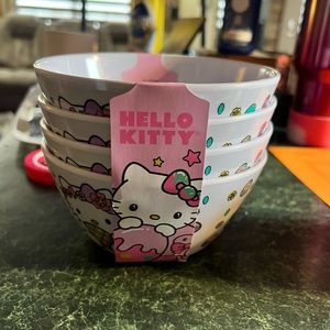 Hello kitty plastic Easter cereal bowl set of 4